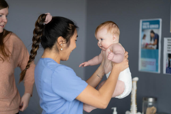 Prise en charge en ostéopathie du RGO simple du nourrisson : étude de cohorte rétrospective